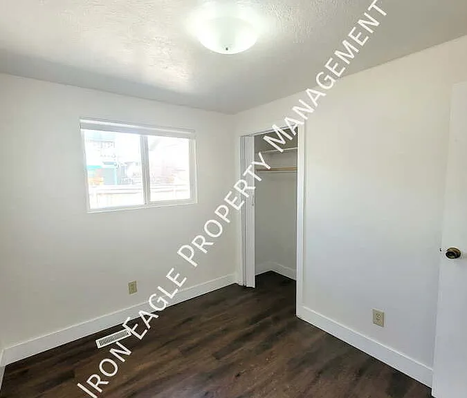 2420 Robert Ave — Photo 11