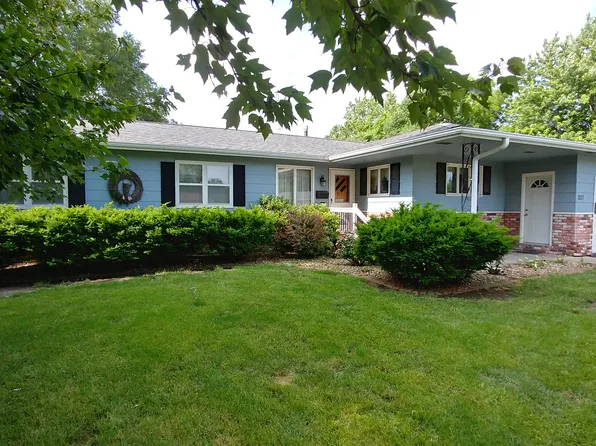 207 E Samuel St, Assumption, IL 62510