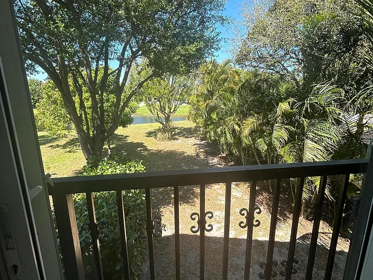 12768 Westhampton Cir — Photo 18