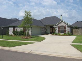 1207 Quincy Dr, Bossier City, LA 71111