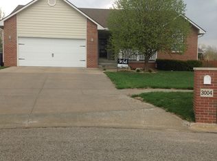 3004 Meadowood Cir, Manhattan, KS 66502