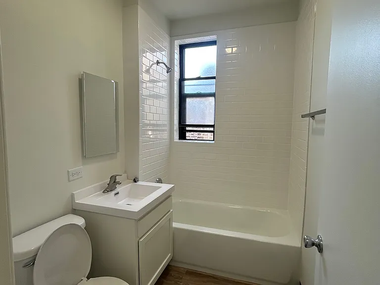 Washington Park Apartments — Photo 14