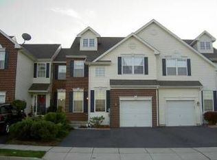 5631 Spring Ridge Dr W, Macungie, PA 18062