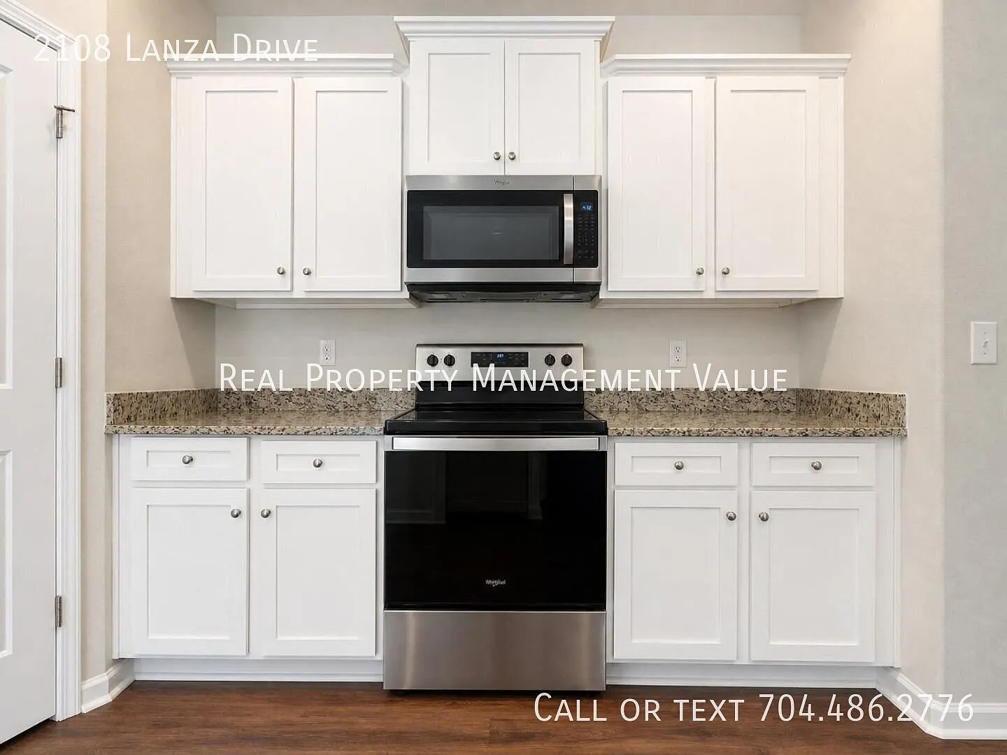 Spacious Pet-Friendly Home with Loft and Easy I-485 Access — Photo 3