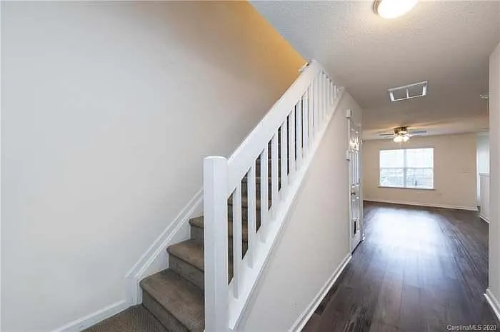 945 Pelican Bay Dr — Photo 7