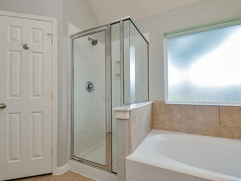 24514 Springwood Glen Ln — Photo 16