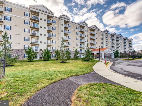 6301 Edsall Rd Unit 205, Alexandria, VA 22312