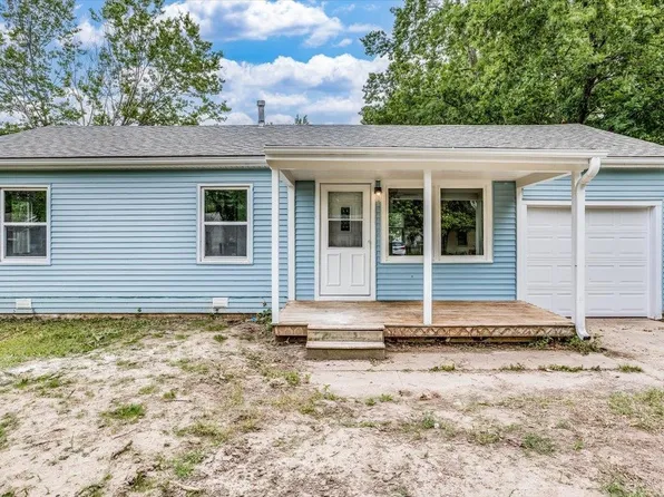 1139 E Crowley St, Wichita, KS 67216