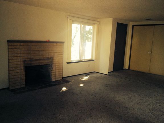 3rd image of 3723 Tahoma Pl W