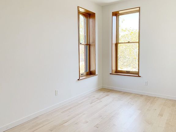 5th image of 1127 Bedford Ave #2