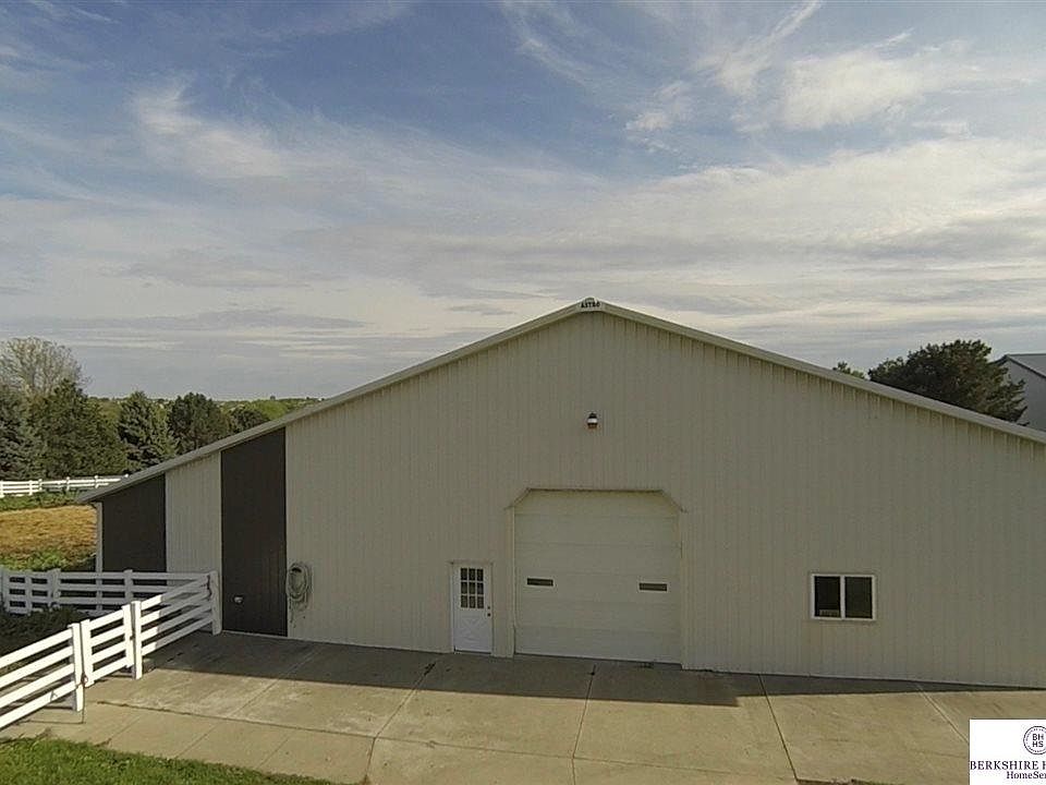 2nd image of 18205 F St
