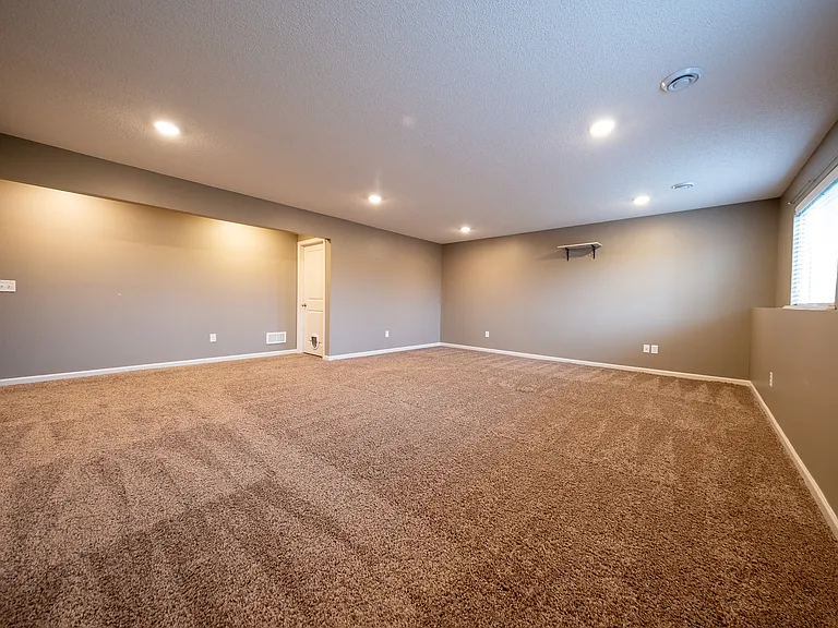 15141 Emory Cir — Photo 23