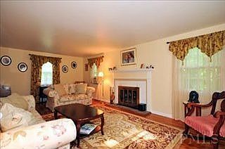 1st image of 2 Turner Dr S