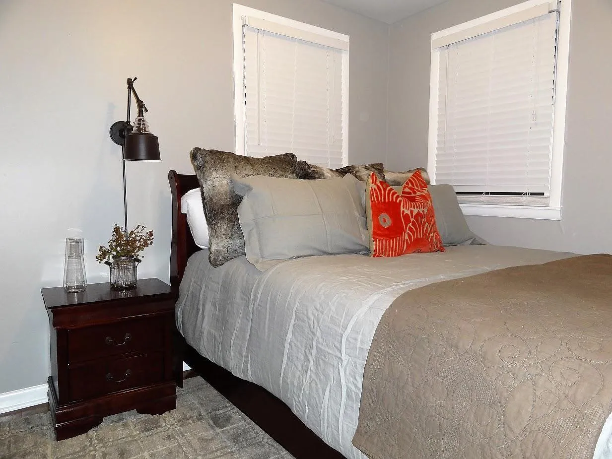 2 bed, 1000 sqft, $2,250 — Photo 4