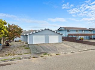 1009 Loni Dr, Fortuna, CA 95540