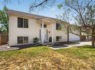 952 S Quintero Ct, Aurora, CO 80017