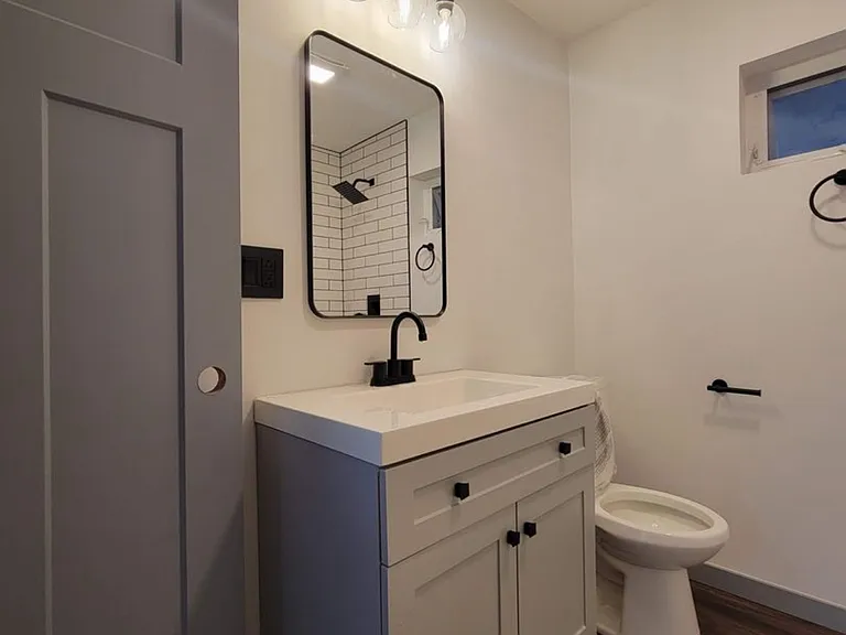 1833 W 21st St #1 — Photo 5
