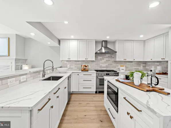 318 N Alfred St, Alexandria, VA 22314