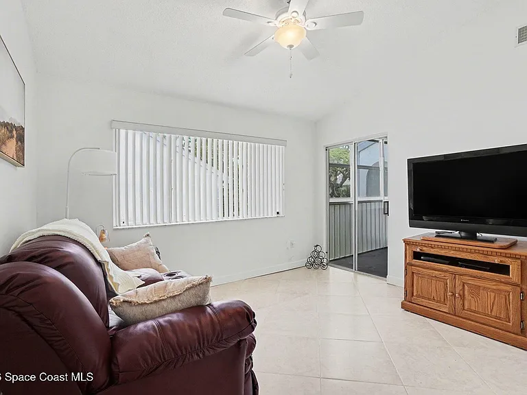 306 Beach Park Ln #V116 — Photo 6