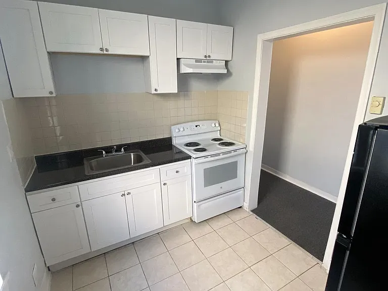 2423 W Norris St #2 — Photo 4