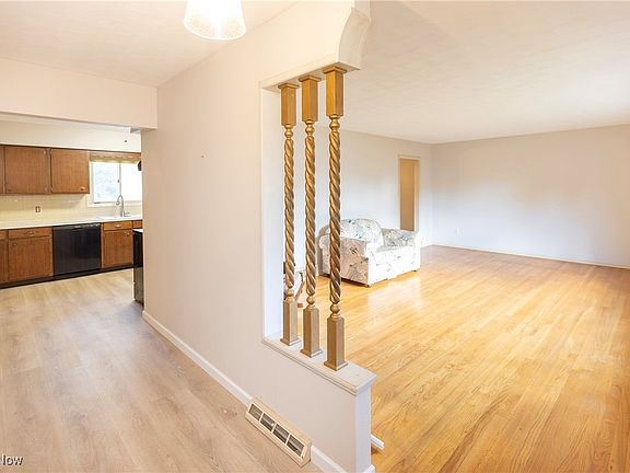 4th image of 5204 Seven Pines Dr