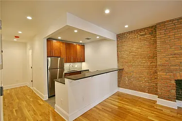 Rented by R New York