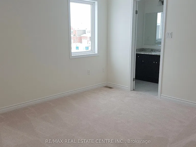 8 Watermill St — Photo 15