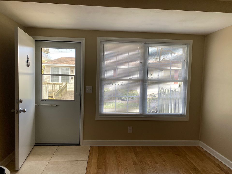 1st image of 4960 Willoway Ct E #4960