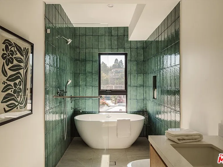2822 Avenel St — Photo 14