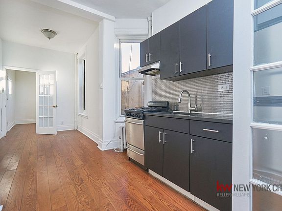 4th image of 120 Macdougal St APT 21