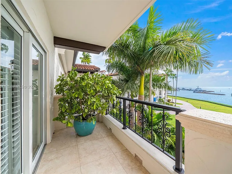 2332 Fisher Island Dr #4302 — Photo 19
