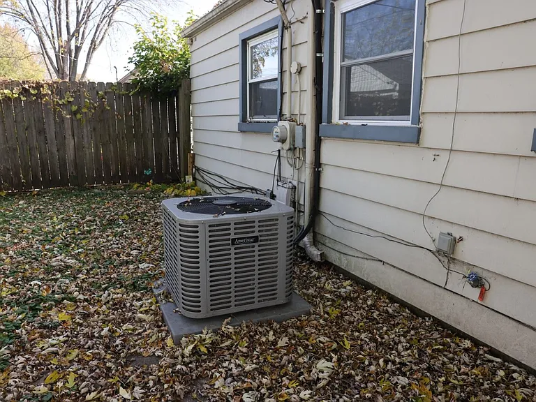 1453 E Goulson Ave — Photo 9