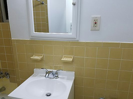 3rd image of 1475 2nd Ave APT 2H
