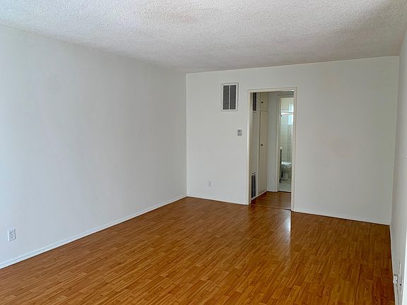 3rd image of 1309 N Martel Ave APT 303