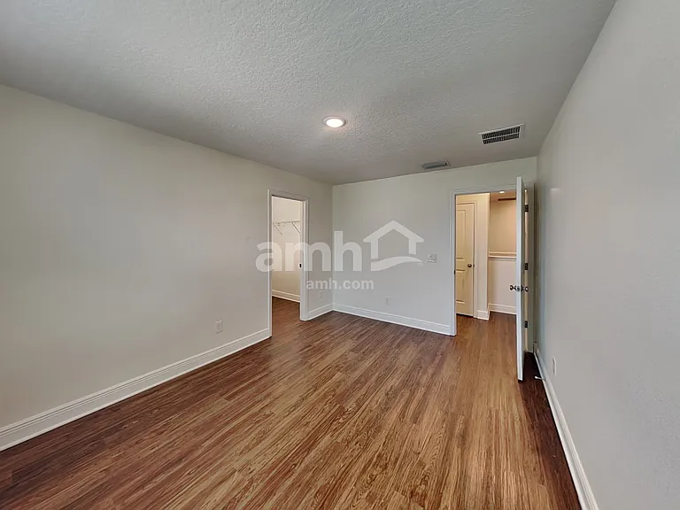 1099 Sky Lakes Dr — Photo 31