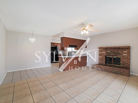 019-photo-family-room-12094085_11032022