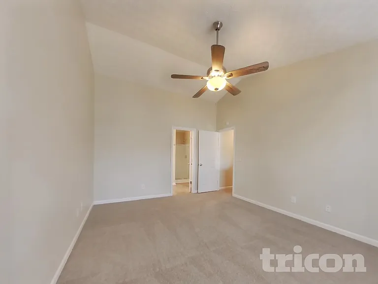 5316 Paddington Ln — Photo 8