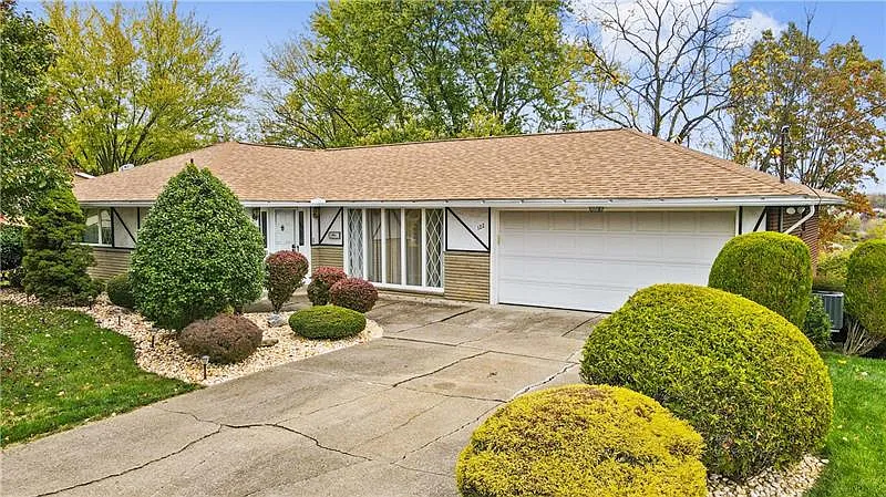 122 Northumberland Dr photo 1