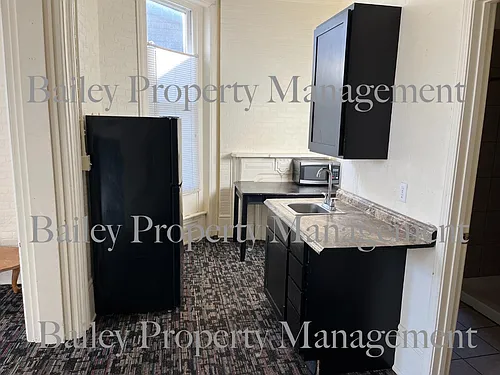 327 E Oak St #1A Photo 1