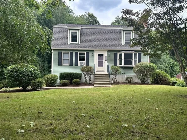 689 Pleasant St, Marlborough, MA 01752
