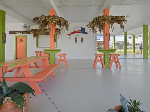 3297 Prides Way, Crystal Beach, TX 77650