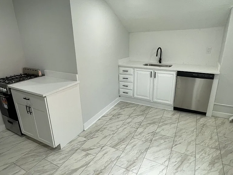 2343 Park Ave #G — Photo 3