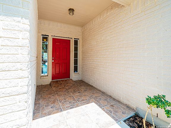 2nd image of 5726 White Oak Cove