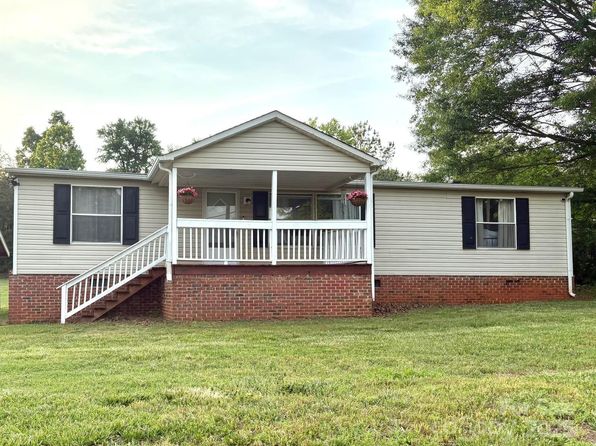 3154 Loomis St, Lincolnton, NC 28092