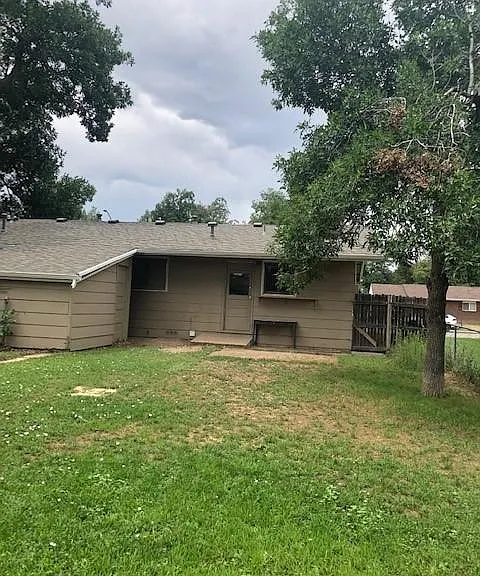 1004 Castlerock Dr — Photo 13