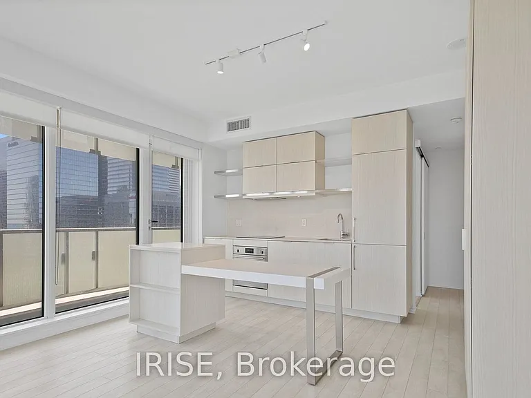 197 Yonge St #3405 — Photo 3