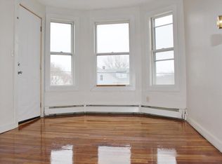 102 Broad St APT 3, Auburn, ME 04210