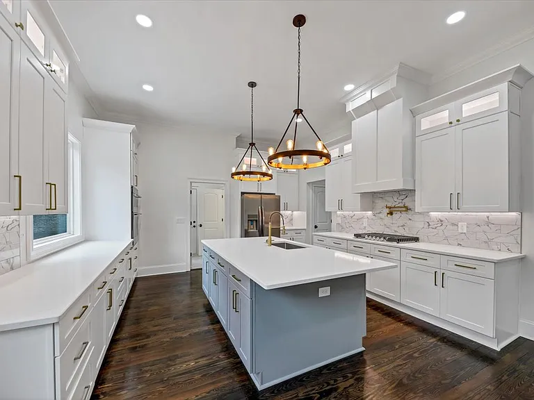 212 S Broad St SW — Photo 47