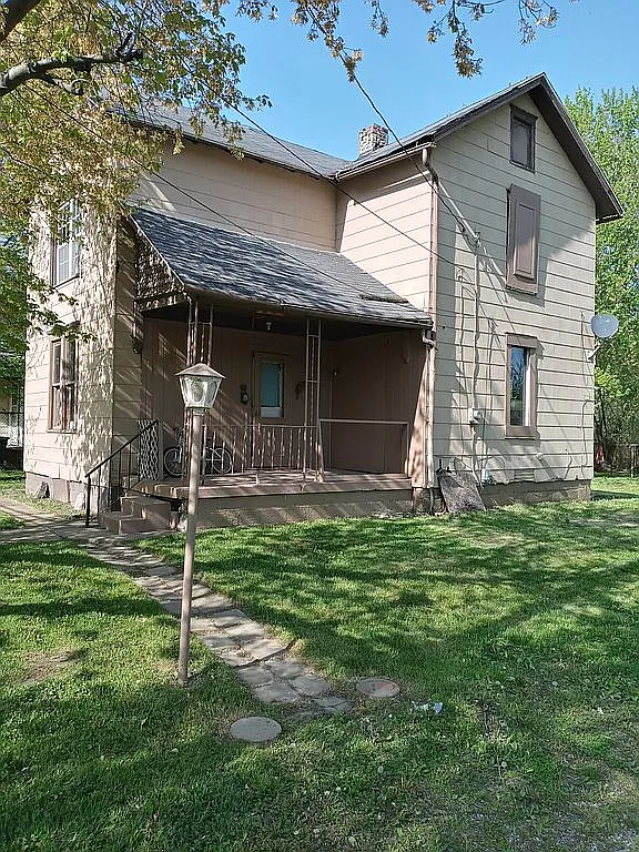 11448 Webb Ave NE photo 1