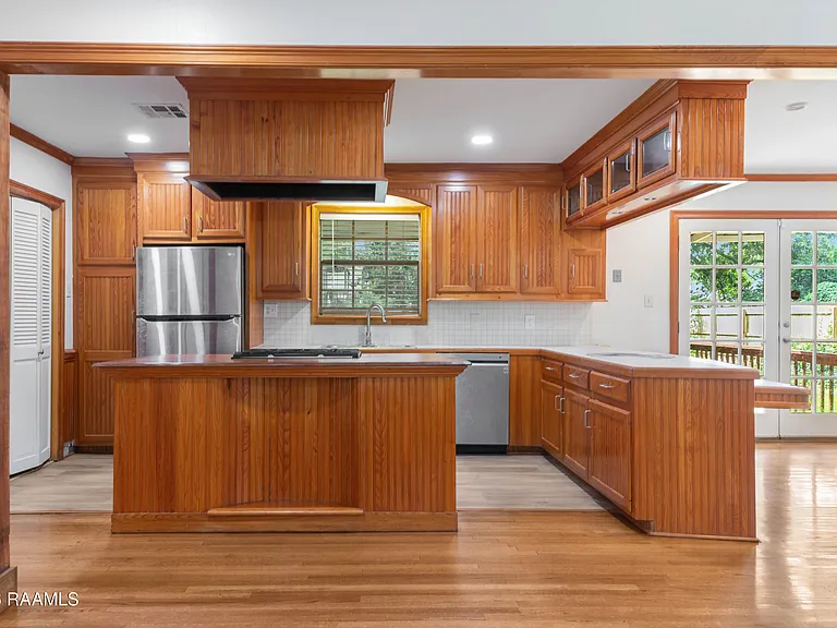 515 Roosevelt St — Photo 5